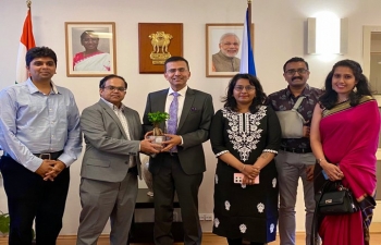 Ambassador Shri Raveesh Kumar had interactive sessions with office bearers of Kannada Koota Czech. During the meetings, Ambassador appreciated the role played by the Indian community in creating a positive image of India in Czechia. Discussions also focused on the need for the community to play a pro-active role in strengthening India-Czech relations.